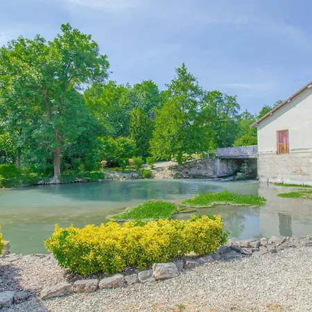 Holiday home Le Moulin De La Lhuitrelle Lhuitre